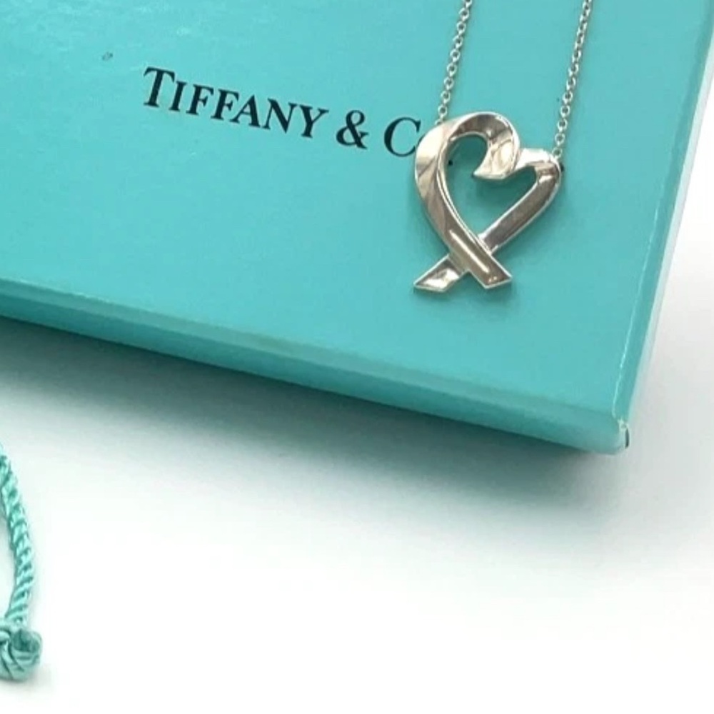 💯 Auth. Tiffany & Co. Loving heart Necklace